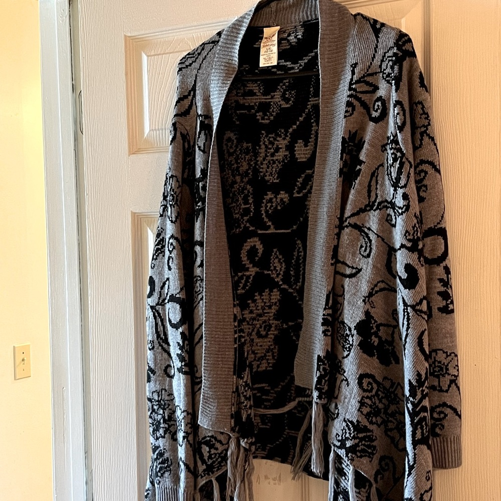 Long Sleeve Black & Gray Cardigan